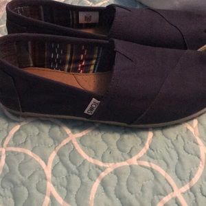Toms Shoes